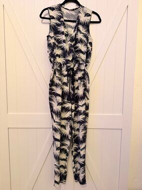 RACHEL Rachel Roy Black & White Palm-Print Sleeveless Jumpsuit